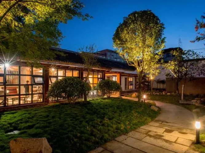 Niao Courtyard