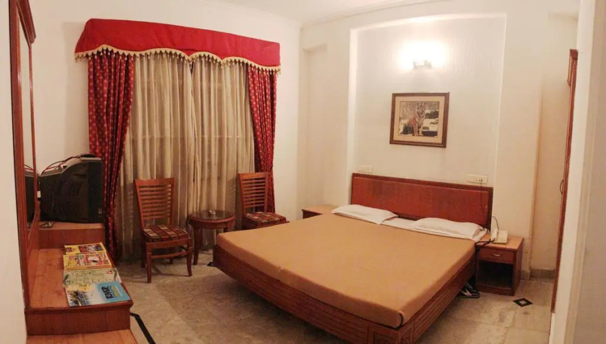 Hotel Woodland