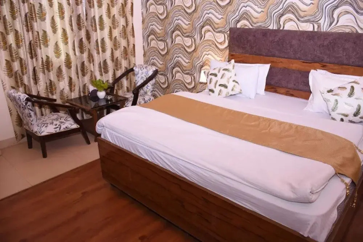 Hotel Rajhans Regency