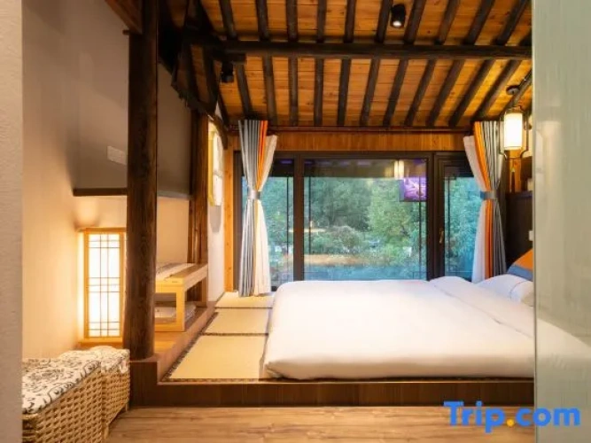 Standard room with balcony