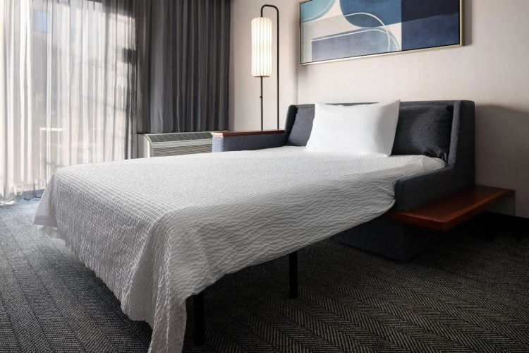 Courtyard by Marriott Bakersfield
