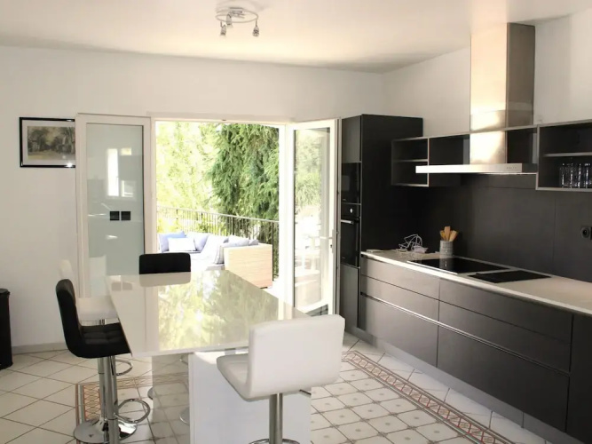 Luxe Villa With Pool in Lorgues