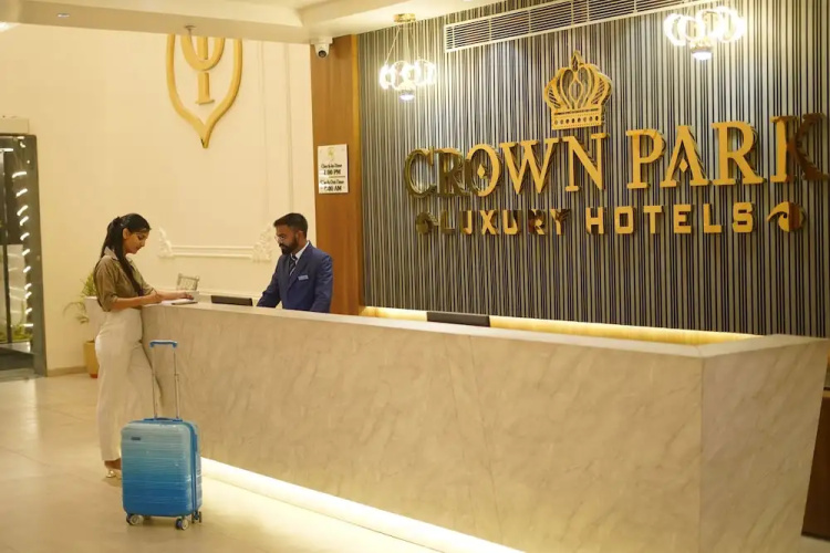 Crown Park Luxury Hotel