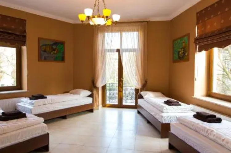 10 Rooms