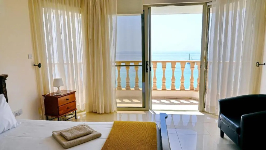 Katina Beach Villa