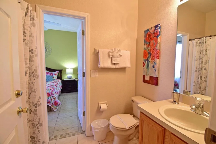 R529 Waterside 4 Br townhouse by RedAwning