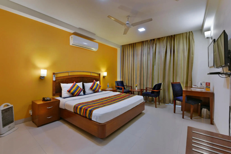 Hotel Divine Inn