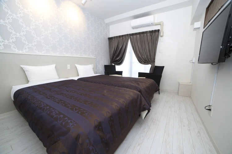 Standard Twin room with balcony