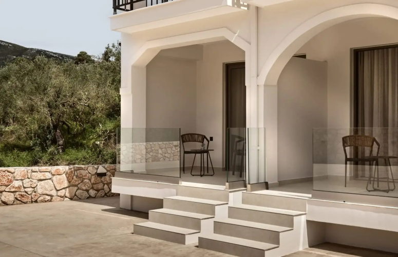 Avra Suites