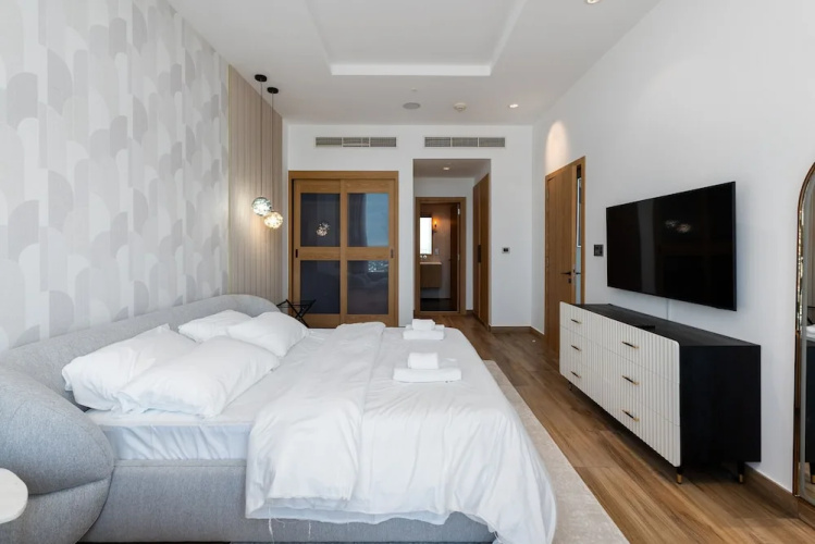 Refined 3BR Apt w Beach Access at The Palm