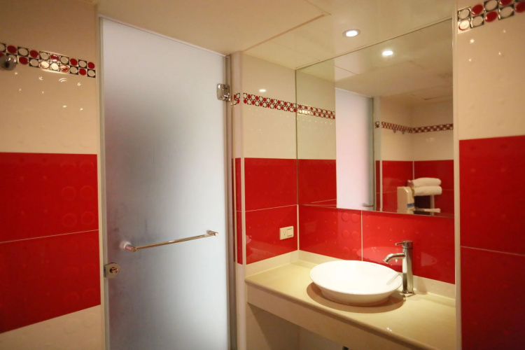 New Rise Hotel