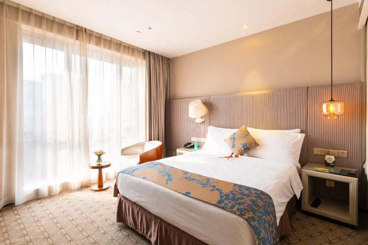 Double room with city view