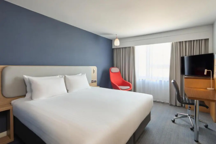 Holiday Inn Express Limehouse photo 12