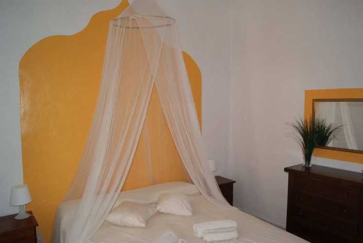 BeeClaire Guest House