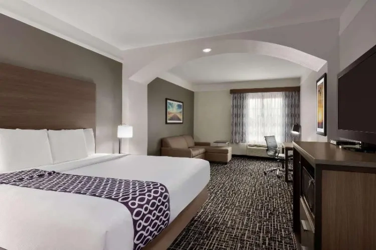 Deluxe Double Suite