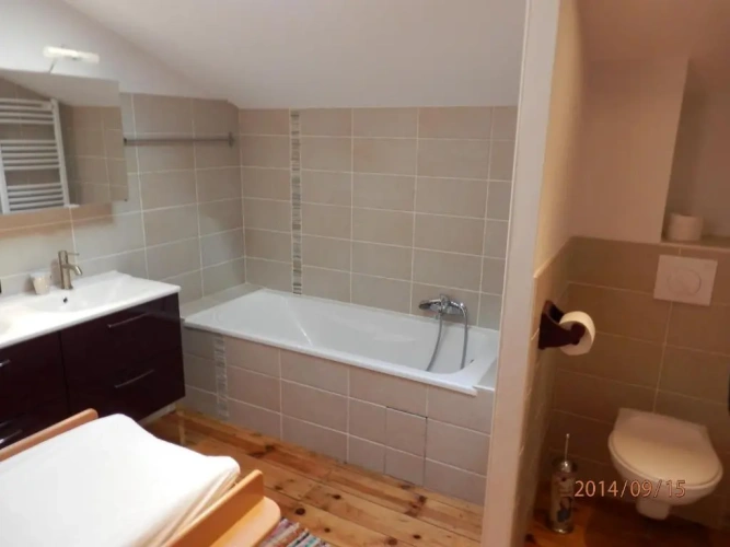 5 Bedrooms Cottage