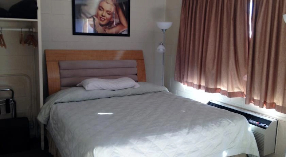 Moonlight Motor Lodge