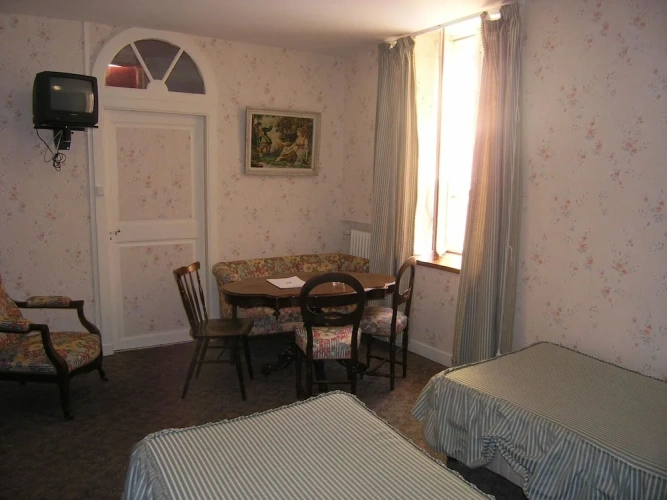 Standard Triple room