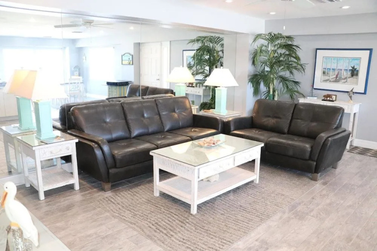 Jamaica Royale 806 - 2 Br Condo