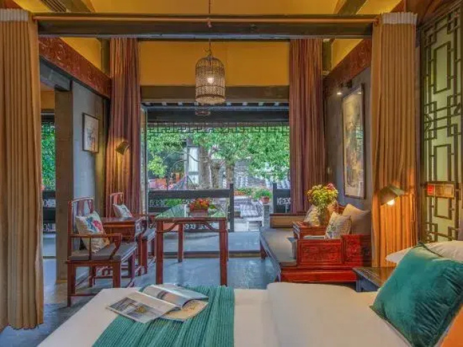 Lijiang Ten Courtyard Inn
