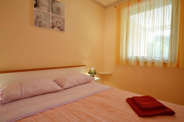 Apartment 1045