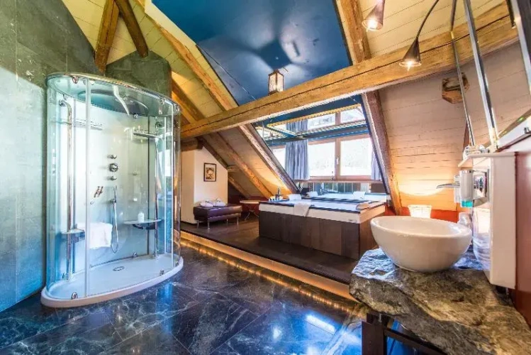 Deluxe Suite with balcony
