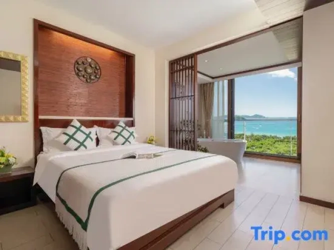 1 Bedroom Suite with balcony and with sea view