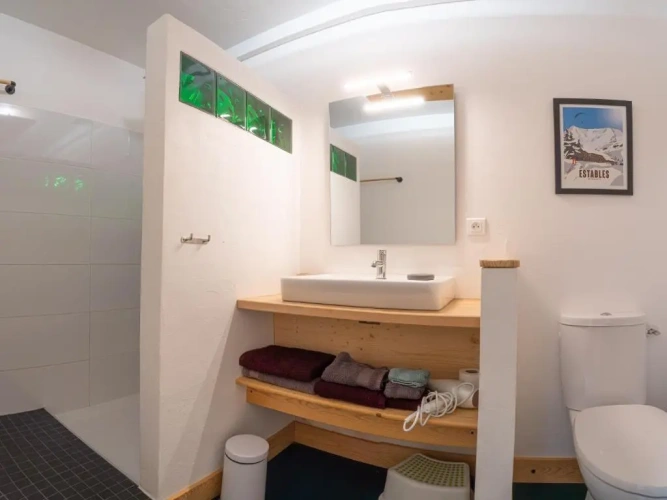 Standard Triple room with garden view