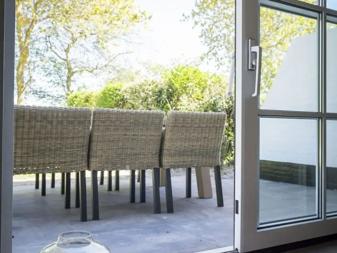 Apartment in De Cocksdorp With Garden