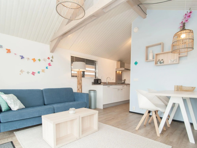 Ameland Lodge w/ Veranda