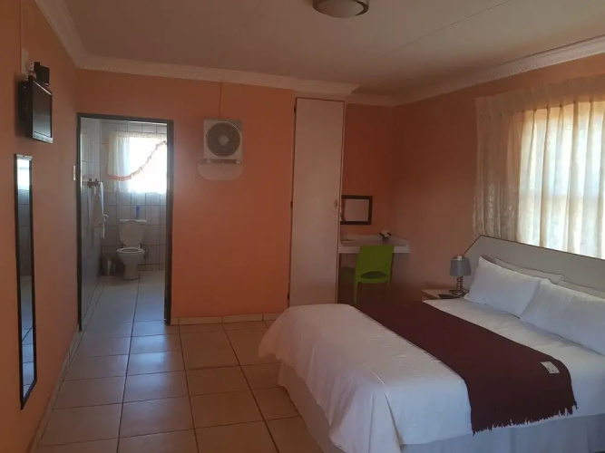 Msawawa Lodge & Pub
