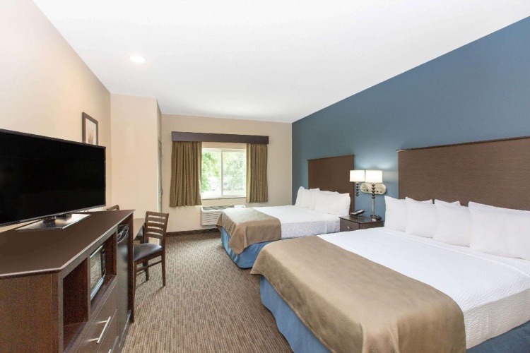 Standard Quadruple room
