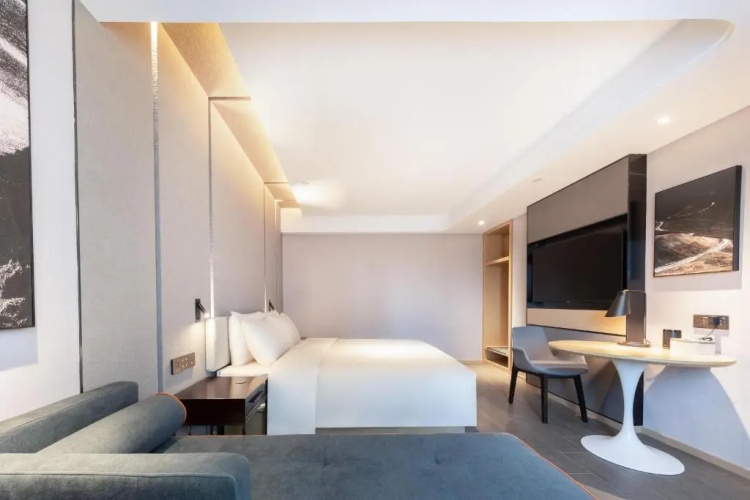 Atour Hotel Wuyue Plaza Anqing