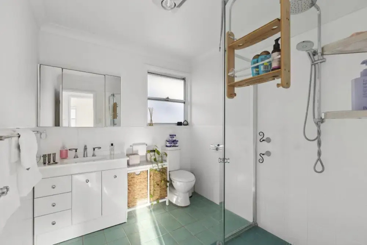 Chic Coastal 1-bedroom Home With Balcony & BBQ