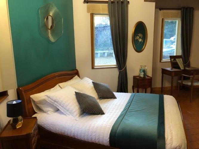 Suite with pool view