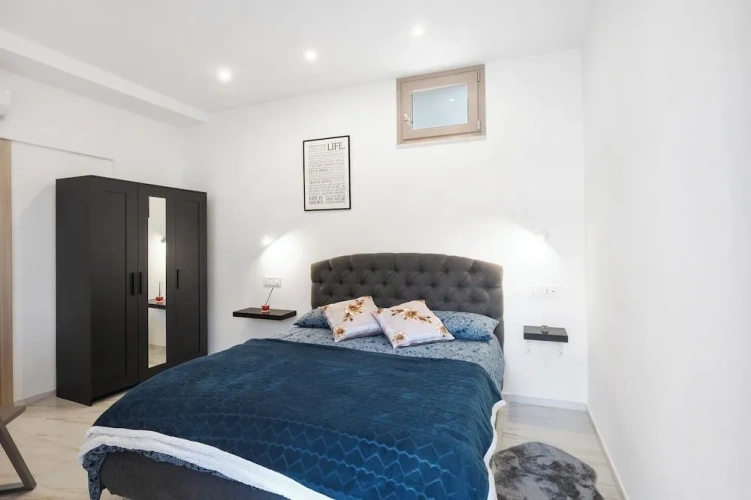 1 Bedroom Standard Double room with garden view