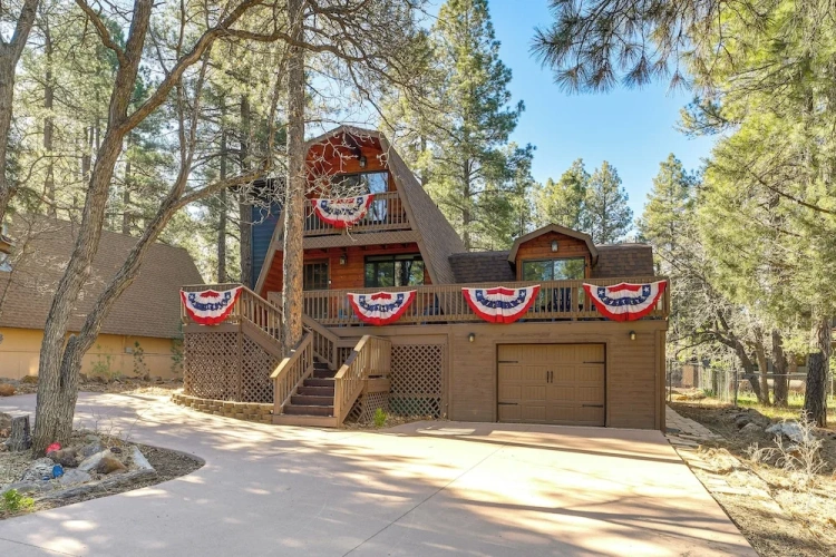 4 Bedrooms Cottage with balcony