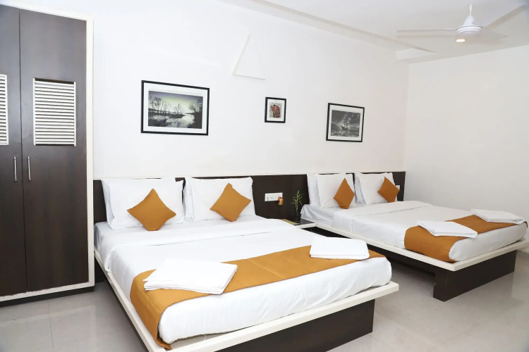Hotel Sai Bansi