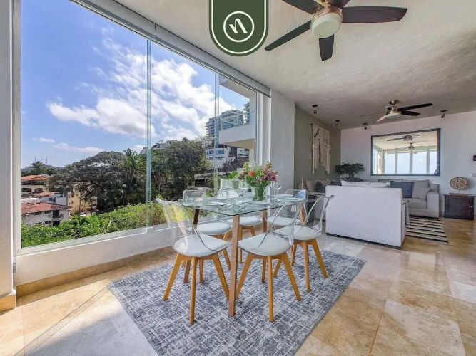 Corner 2 BR Condo - Spectacular Oceanview Sunsets