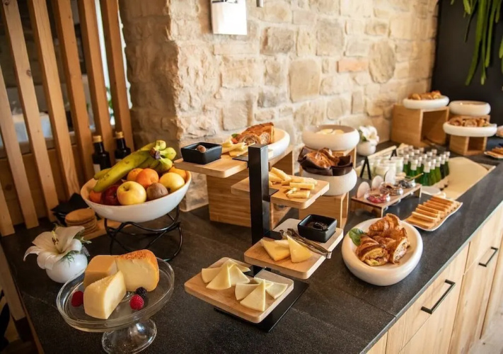 Aura Relais