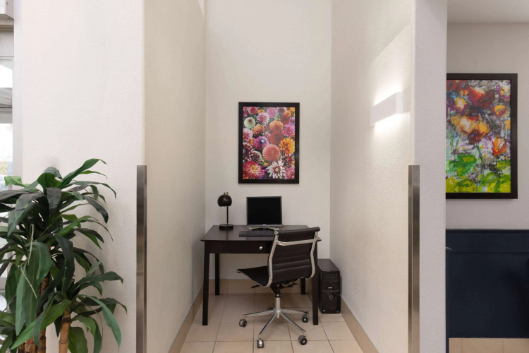 Super 8 by Wyndham St-Jerome photo 12