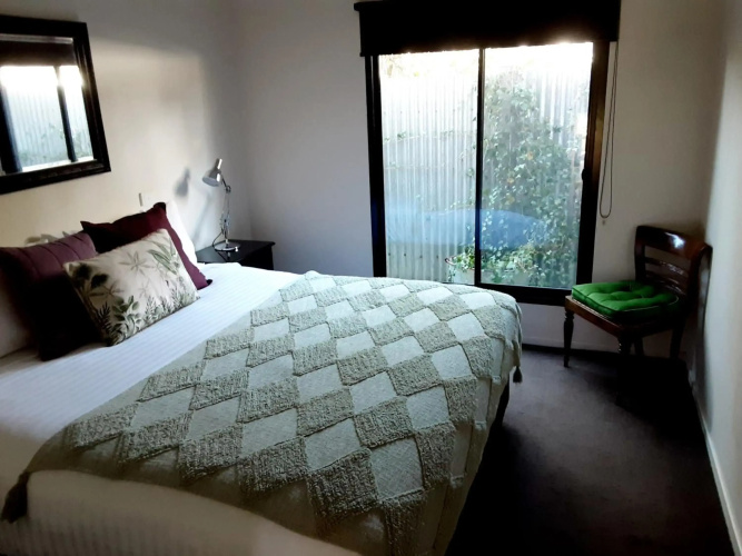 Adelphi Apartment 2- Poolside or Apartment 2A- King Studio