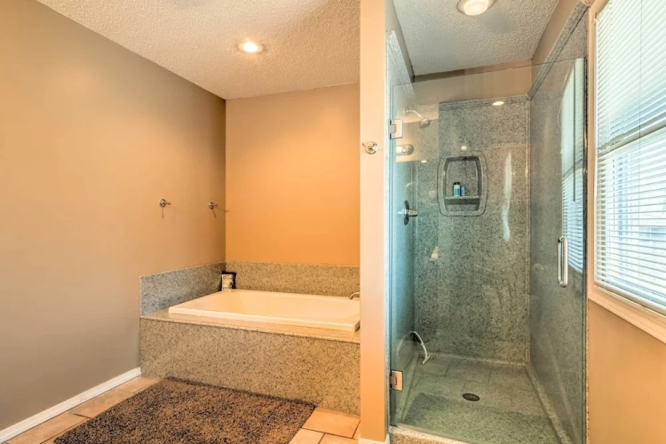 4 Bedrooms Cottage
