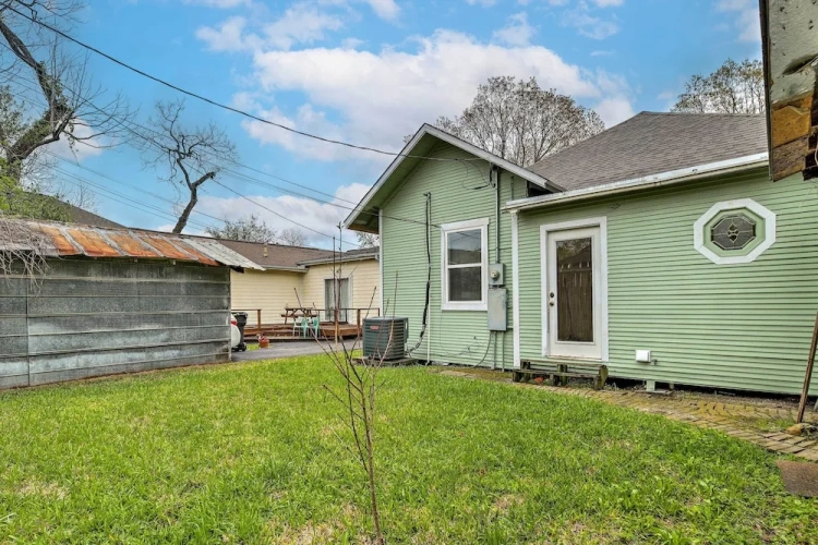 Pet-friendly Home w/ Yard: 3 Mi to Dtwn Houston!