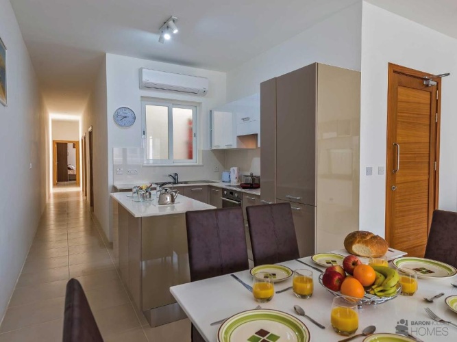 3 Bedrooms Apartment with balcony