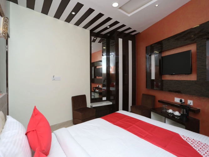 OYO 15617 Abi's Inn