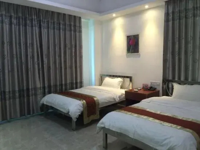 Chengye Hotel (Qionghai High-speed Railway Station)