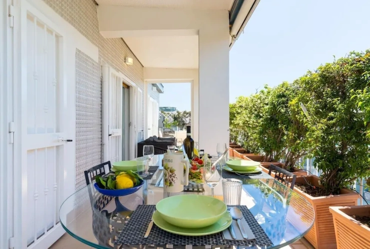 Quadruple Apartment