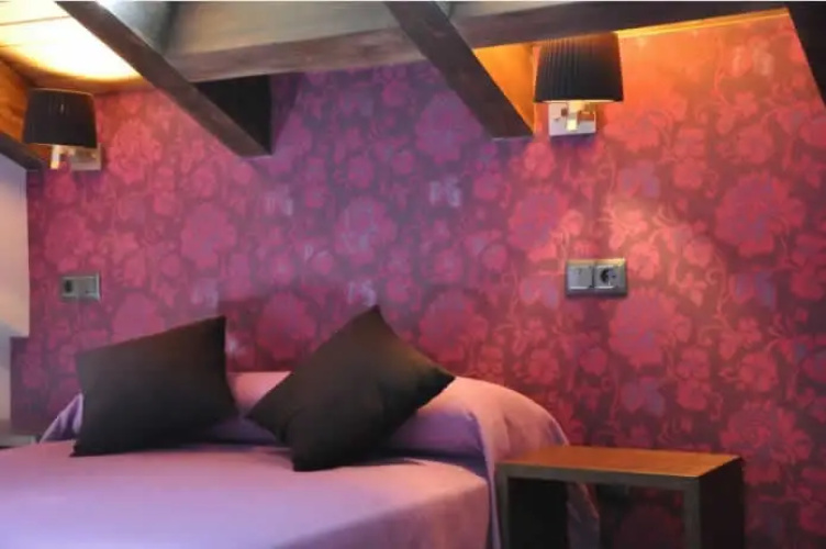 Le Petit Leon Hotel