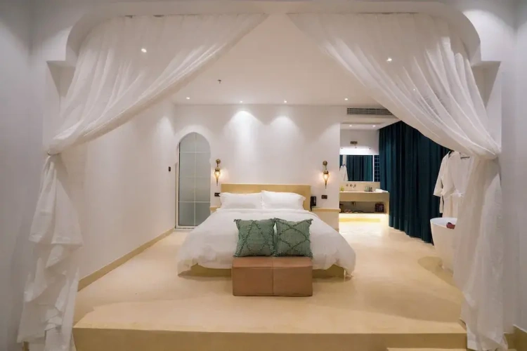 Deluxe Double room with courtyard view